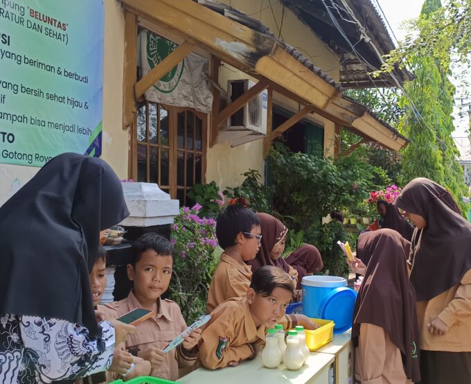 Market Day Jumat: Pasar Mini Seru di Sekolah!